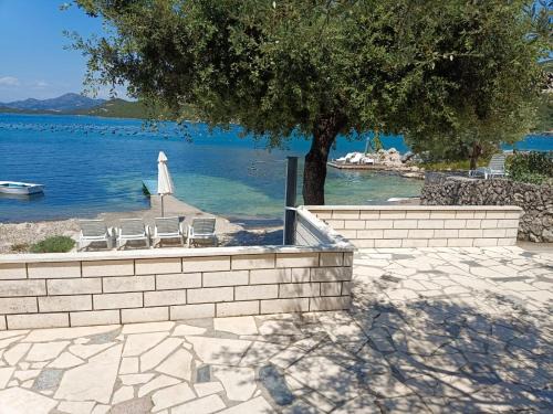 Brijesta House | Idyllic Oceanfront Getaway at Holiday Home Nikola Brijesta