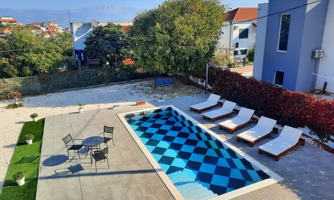 Slatine House | Experience Holiday Home Nino with Private Pool & Ocean View