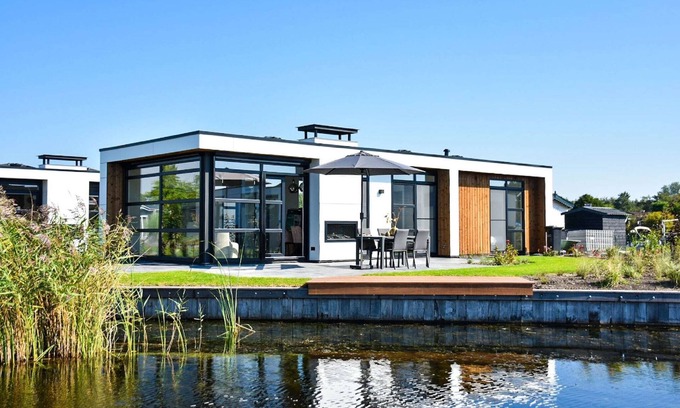 Loosdrecht House | Family-Friendly House with Three Bathrooms in Holiday Park