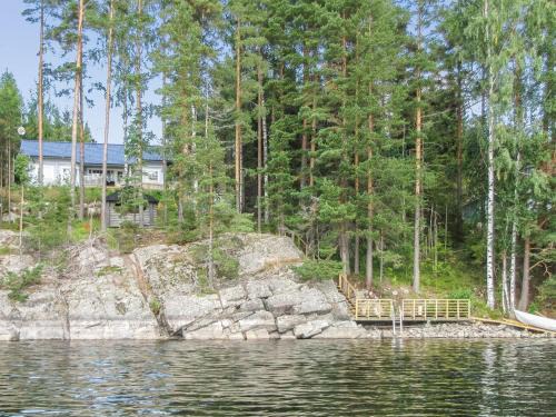 Lotjola House | Delightful Holiday Home Norppa with Hot Tub & Kitchen