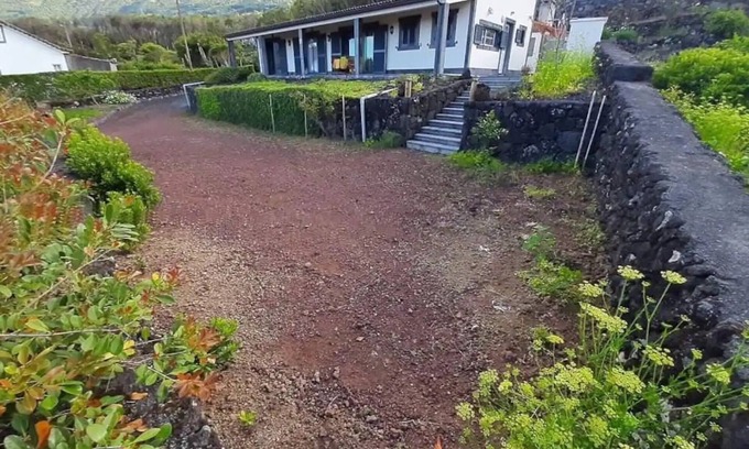 Prainha House | Ocean Melody: Scenic Sea View with Wi-Fi and Family Comfort