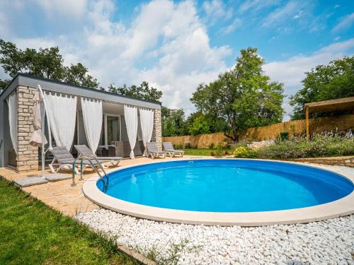 Radini House | Family-Friendly Holiday Home Ofelia with Pool & Pets Welcome