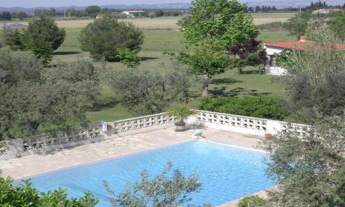 Arles House | Tranquil Holiday Home with Pool & Ocean View