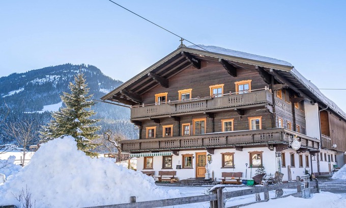 Feuring Apartment | Cozy Holiday Home in Historic Former Stables