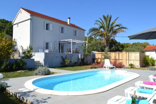 Brbinj House | Exceptional Holiday Home on Dugi Otok - Pet Friendly Oasis