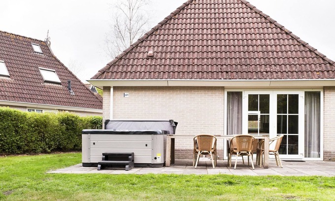 Eernewoude House | Relaxing Waterfront Retreat with Spa and Outdoor Sauna