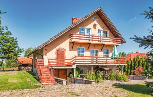 Orzysz House | Charming Lake View Retreat in Orzysz for Families
