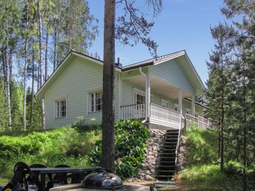 Lotjola House | Family-Friendly Holiday Home Päivärinne with Hot Tub