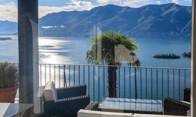 Porto Ronco House | Charming Holiday Home Villetta Irma with Pool & Child Friendly