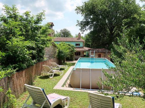 Martinski House | Pet-Friendly Holiday Home Paolici with Pool & Fireplace