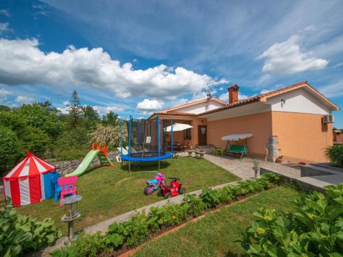 Jurdani House | Family-Friendly Holiday Home Pepe: Top Rated 10/10 Stay