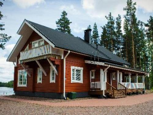 Kotka House | Exceptional Holiday Home Pernoo 3: Family-Friendly Retreat