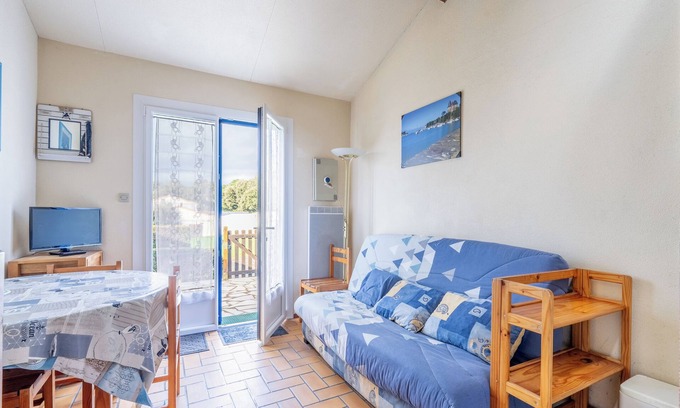 Pornic House | Holiday Home 'Plein Océan 35' with Sea View, Shared Pool and Private Garden