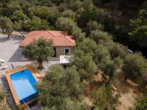Cervo House | Cozy Holiday Home Poderi Alugi with Pool & Pet-Friendly Perks
