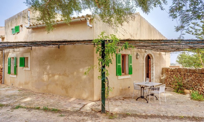 Campos House | Cozy Holiday Home 'Possessio Sa Barrala' with Mountain View
