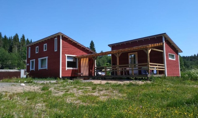 Lakhdenpohya House | Pet-Friendly Holiday Home "Priladozh'ie" with Hot Tub