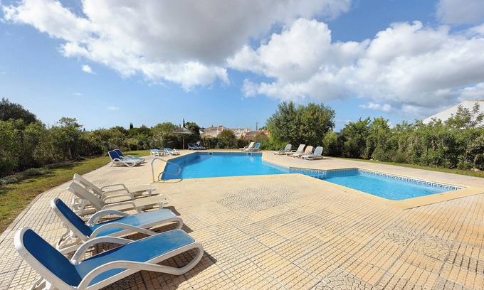 Lagos House | Holiday Home 'Mar e Campo' with Mountain View, Shared Pool and Wi-Fi