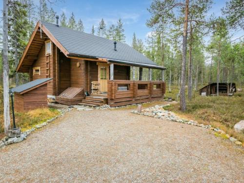 Pyhatunturi House | Cozy Holiday Home Pyhäpaikka 2 with Child-Friendly Amenities