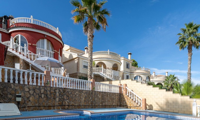 Monforte del Cid House | Relaxing RR Villa: Pool, Terrace & Wi-Fi Awaits You