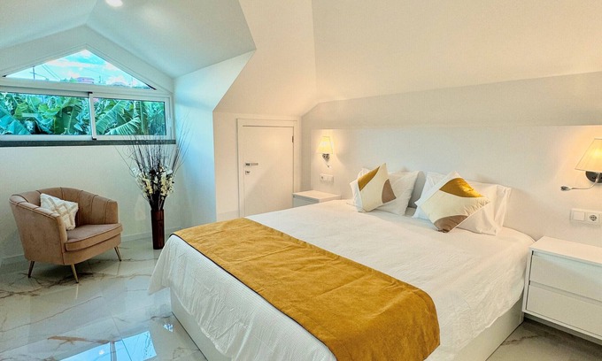 Ponta do Sol House | Holiday Home 'Refúgio Do Vale Verde' with Sea View, Private Terrace and Wi-Fi