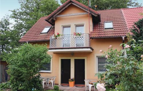Trzesacz House | Cozy Home in Rewal with Kitchen, Pet and Child Friendly