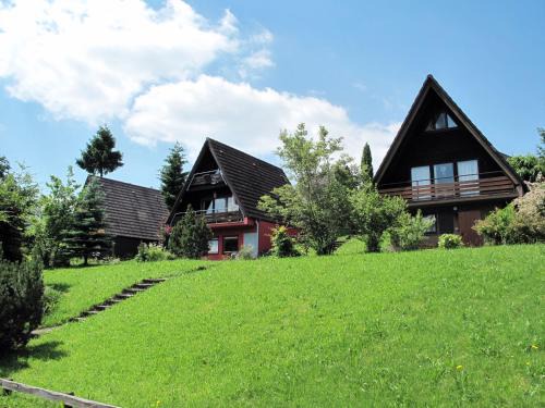 Wilhelmsdorf House | Pet-Friendly Holiday Home Pfrungen: Family Fun Awaits