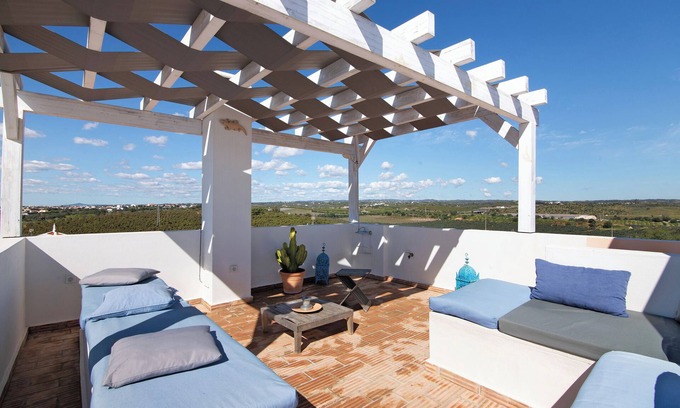 Bernarda House | Holiday Home 'Rooftop Retreat' with Sea View, Wi-Fi and Air Conditioning