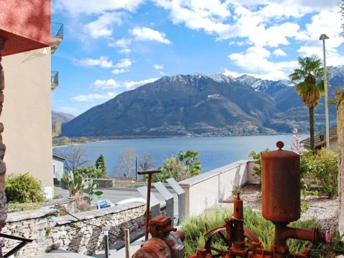 Minusio House | Oceanfront Holiday Home Casa Rossella - Guest Rated 9.3