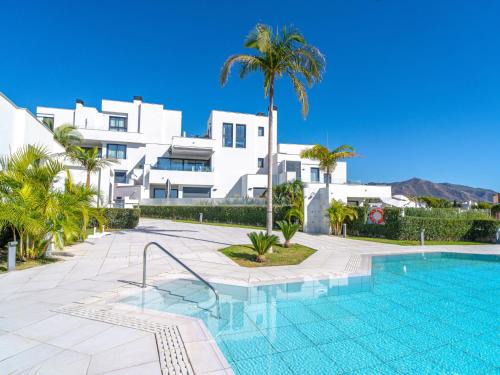 Chimenea House | Inviting Holiday Home Royal with Pool & Child-Friendly Amenities