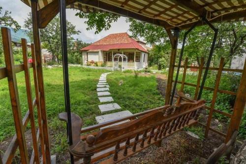 Odzun House | Guest Rated 10/10 at Holiday Home Ruben with Hot Tub
