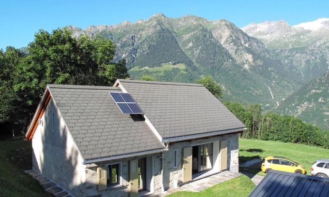 Malvaglia-dagro House | Pet-Friendly Holiday Home Rustico De Leoni for Families