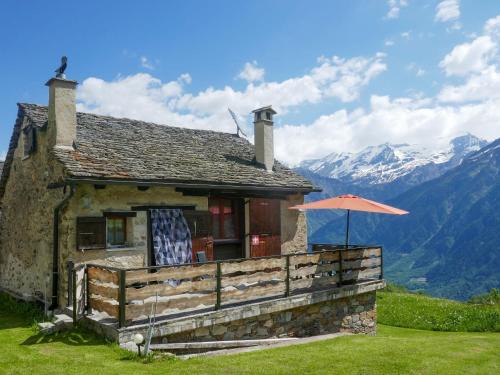 Acquarossa House | Cozy Holiday Home Rustico Tecc Berbis - Child Friendly Stay