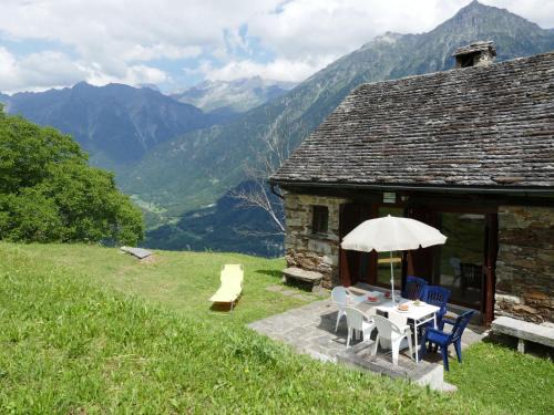 Acquarossa House | Pet-Friendly Holiday Home Rustico Tecc du Martin Awaits