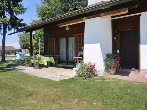 Ebenthal in Kaernten House | Cozy Holiday Home Rustika: Pet Friendly with Fireplace
