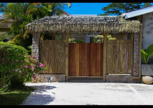 Mahe Island Villa | Cozy Holiday Home for Families - 4-Star Guest Rated 9.5