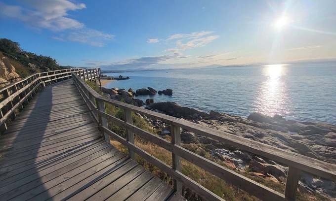 Dean Pequeno House | Holiday Home 'Sea View for 10 People' with Sea Views and Wi-Fi