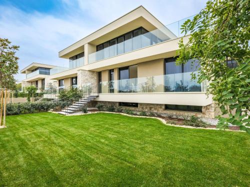 Crveni Vrh House | Family-Friendly Semi-Detached Villa with Private Pool