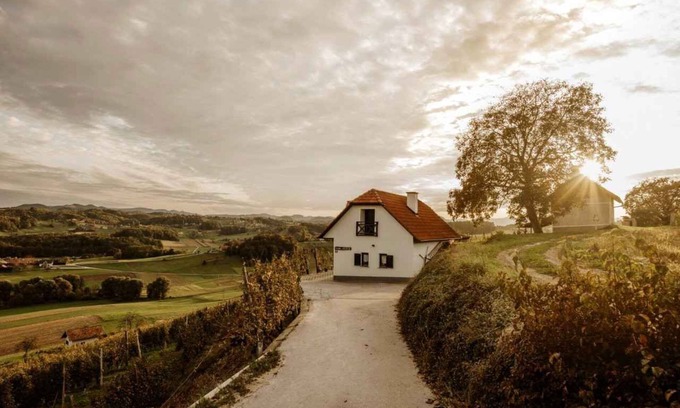 Smarje pri Jelsah House | Cozy Holiday Home with Sauna, BBQ & Family-Friendly Amenities