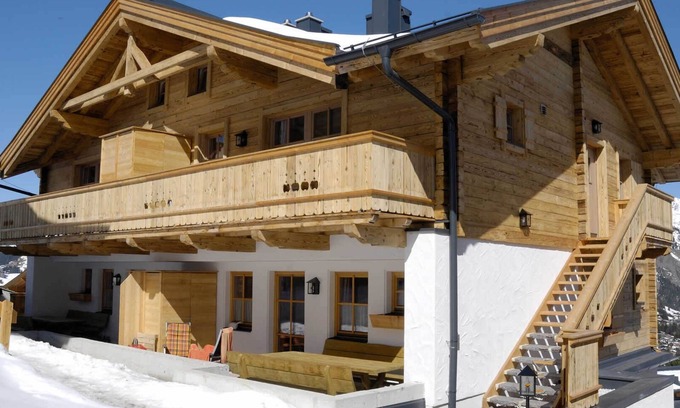 Hochkrimml House | Holiday Home 'Silberleiten' with Mountain View, Private Garden and Wi-Fi
