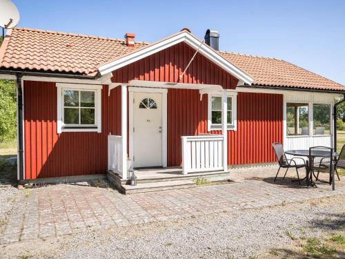 Kalvsvik House | Oceanfront Holiday Home Skärvudde Huset - Guest Rated 8/10