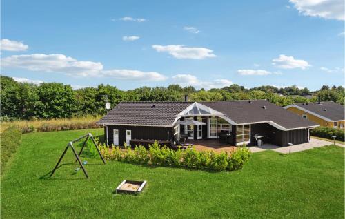 Spodsbjerg House | Cozy Home in Rudkbing with WiFi, Pet & Child Friendly