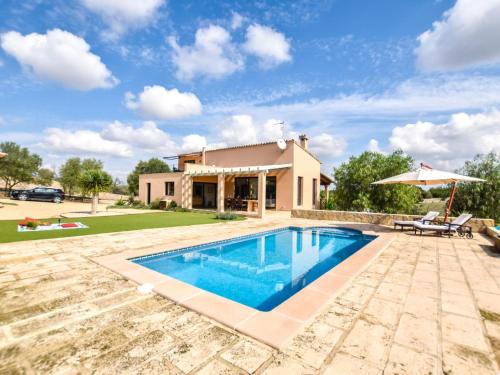 Sineu House | Family-Friendly Holiday Home Son Tey with Pool & High Ratings
