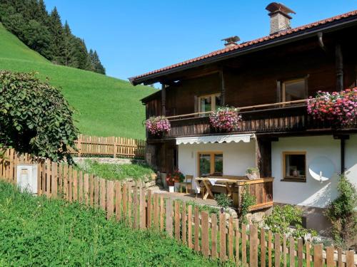 Auffach House | Charming Holiday Home Sonnheim - Child Friendly Retreat