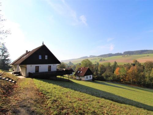 Starkov House | Family-Friendly Holiday Home Stárkov with Pool & Fireplace
