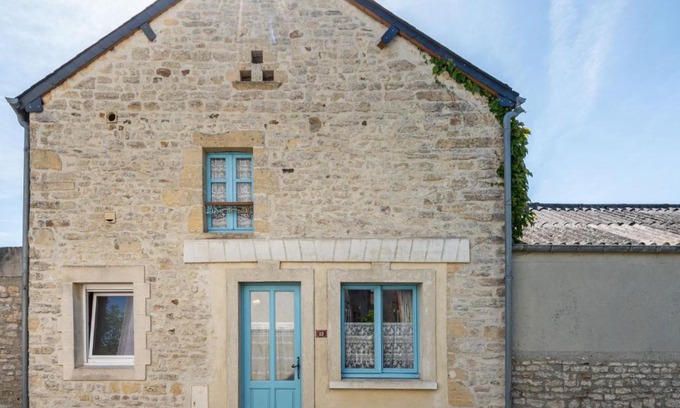 Le Planet House | Inviting Holiday Home Sténaïs: Pet & Child Friendly Stay