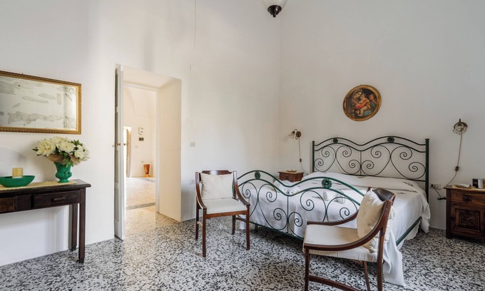 Poggiardo House | Relaxing Holiday Home "Stella di Domenica" with Terrace & A/C