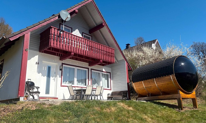 Reimboldshausen House | Holiday Home 'Sternschnuppe' with Lake View, Wi-Fi and Air Conditioning