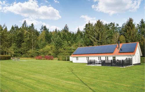 Tranum House | Cozy Home In Brovst With Kitchen & Family-Friendly Amenities