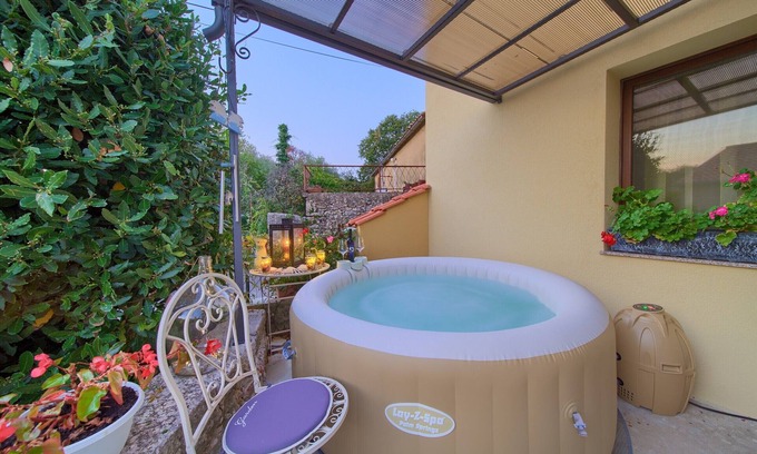 Risika House | Inviting Holiday Home Svjetlana: Jacuzzi & Ocean View Retreat