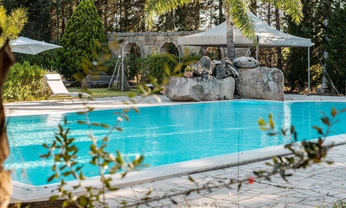 Aradeo House | Relaxing Holiday Home "Tenuta San Trifone" with Pool & Wi-Fi